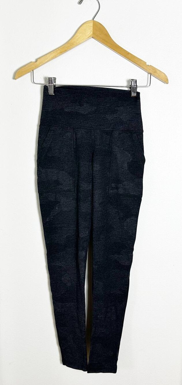 Aerie Black Gray Camo Jogger Pants Leggings Women's sz S